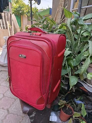 Чемоданы: Чемодан. Состояние и качество отличное. б.у. 3 микрорайон. звоните — 3