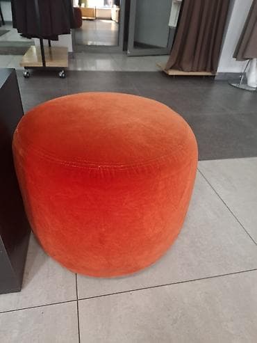 Пуф круглый, мягкий. - Примерные габариты по фото: диаметр около 45–50 — 2