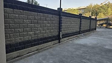 кинижный полка: Заборы из шлакоблока — 1