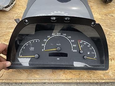 щиток: Щиток приборов Mercedes-Benz 2001 г., Б/у, Оригинал, Германия — 2