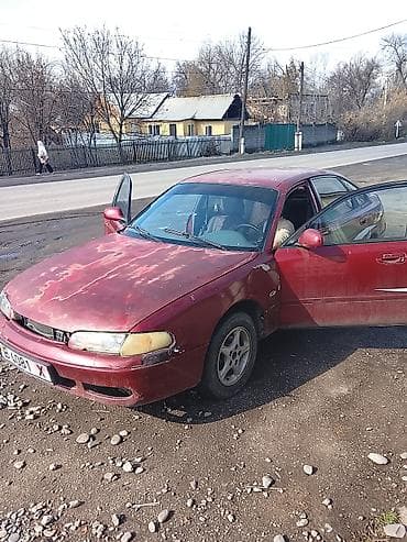 Mazda 626: 1992 г., Седан