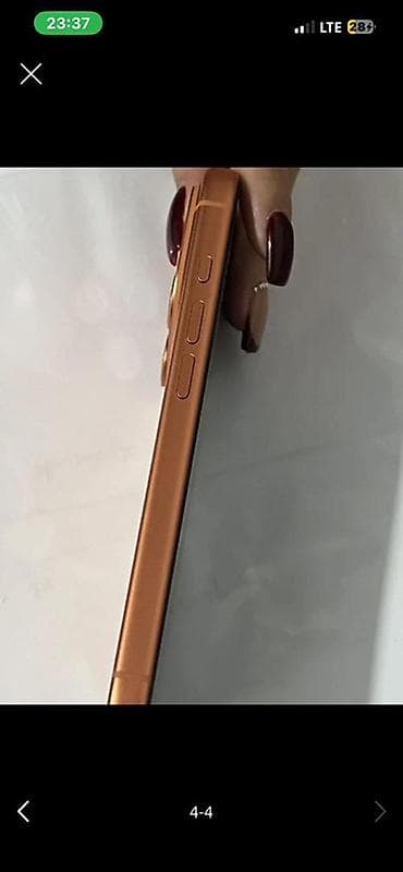 2 gb: IPhone 17 Pro, Б/у, 256 ГБ, Оранжевый, Чехол, 100 % — 4