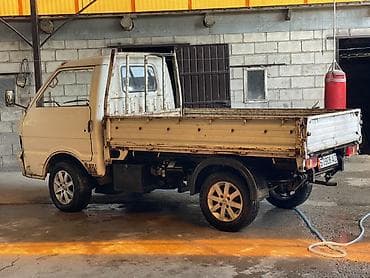 2 gz: Легкий грузовик, Nissan, Стандарт, 3 т — 1