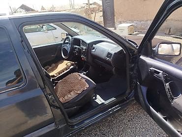 Продажа авто: Volkswagen Golf: 1993 г., 1.8 л, Механика, Бензин, Хэтчбэк — 6
