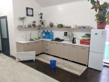 участок или времянка алтын ордо по ул анкара ж м алтын ордо по ул горького: Дача находится в селе Беш кунгой. В доме 2 спальни, гостиная, комната — 7