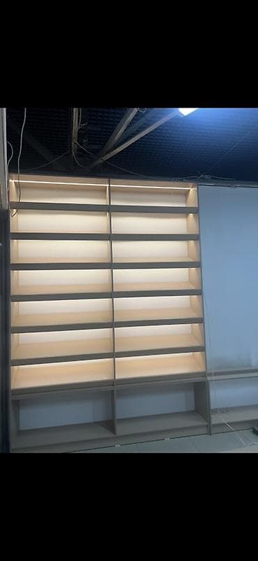 Торговые стеллажи с подсветкой для магазина обуви/одежды/аксессуаров — 2