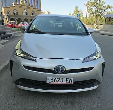 byd e2 2019: Toyota Prius: 2019 г., 1.8 л, Вариатор, Гибрид, Хэтчбэк — 3