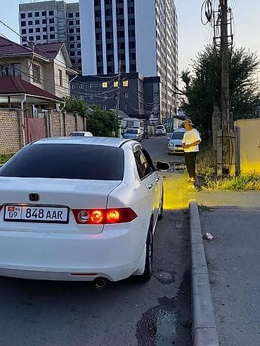 Honda Accord: 2004 г., 2 л, Автомат, Газ, Седан — 4