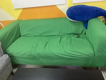 Зелёный трёхместный диван с прямыми подлокотниками - Компактный