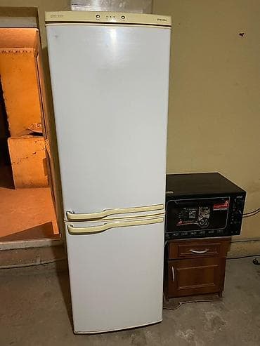 Холодильник Samsung, Б/у, Двухкамерный, 180 * — 1