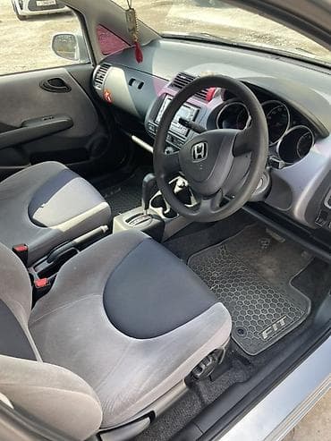 Продажа авто: Honda Fit: 2003 г., 1.3 л, Автомат, Бензин, Хэтчбэк — 4