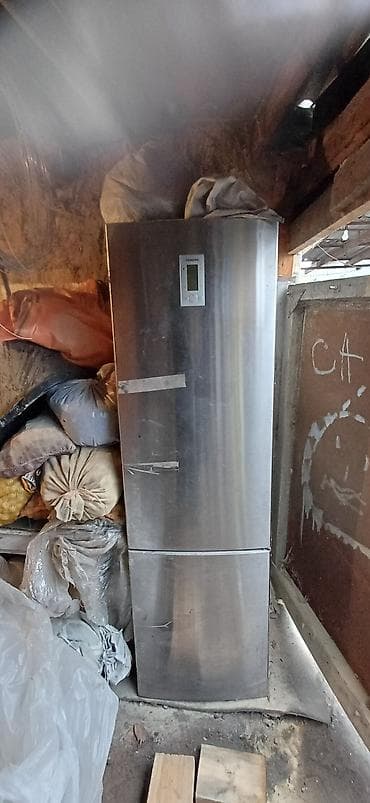 Холодильники: Холодильник Siemens, Б/у, Двухкамерный, No frost, 70 * 200 * 60 — 1