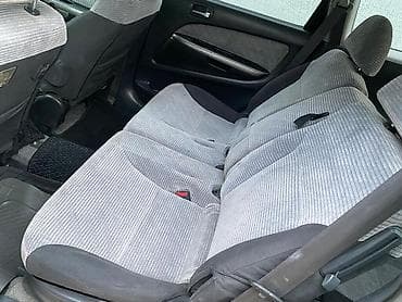 салон гольф 4: Honda Stream: 2002 г., 2 л, Автомат, Бензин, Минивэн — 9