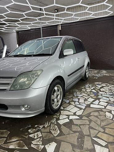 Toyota: Toyota Ist: 2003 г., 1.5 л, Автомат, Бензин, Хэтчбэк — 2