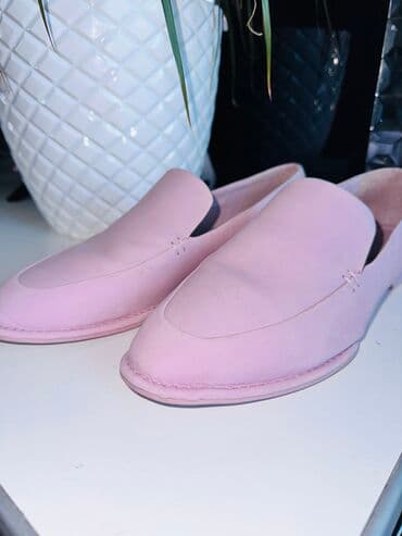 Лоферы в идеальном состоянии, легкие удобные надевали пару раз !