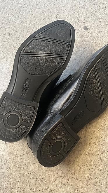 lining 42: Мужские туфли, 40, 41, 42, Новый, цвет - Черный — 1