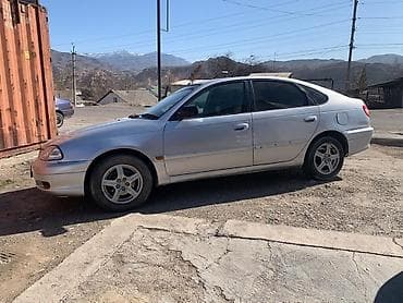 Toyota Avensis: 2002 г., 1.8 л, Автомат, Бензин, Хэтчбэк — 2