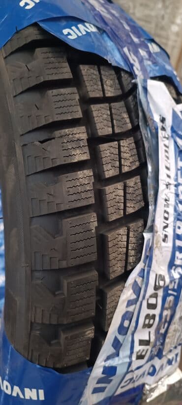 зимние баллоны: Шины 235 / 55 / R 19, Зима, Новый, Комплект, Invovic — 4