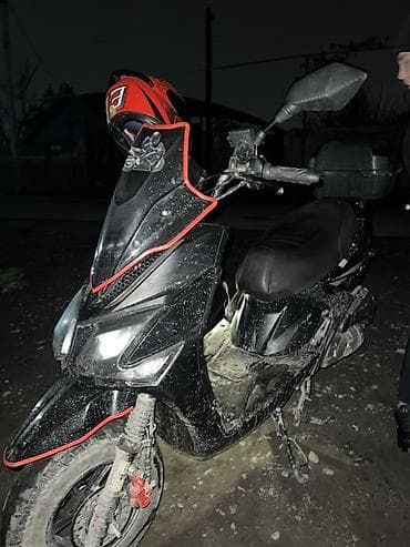 мото люлька: Скутер 150–200 см³ (ориентировочно), черный с красными акцентами — 1