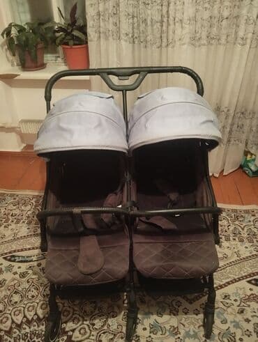 педальная машина: Коляска, цвет - Голубой, Б/у — 3