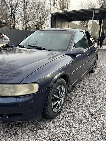 Opel Vectra: 1999 г., 2 л, Механика, Бензин, Седан