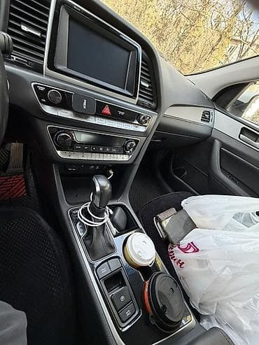 салон для машины: Hyundai (седан) — интерьер и оснащение - Просторный салон с передними — 2