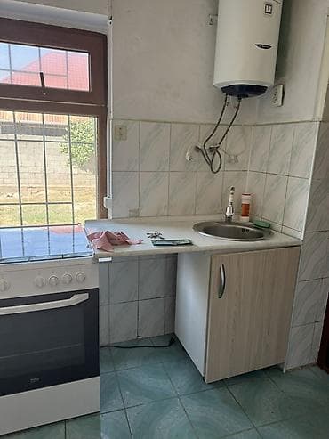 коттеджи в горах: Сдаётся дом без хозяина. Планировка и оснащение: - Комната с выходом — 6
