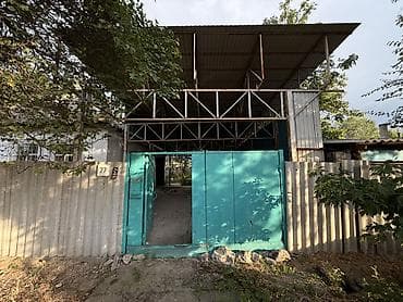 Коммерческая недвижимость: 3х комнатный дом, кухня территория 4,8 соток, большой металлический — 1