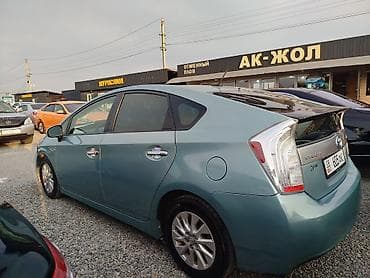 Toyota Prius: 2014 г., 1.8 л, Автомат, Гибрид, Лифтбек — 2