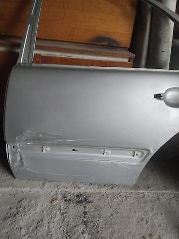 мерс 210 автомобиль: Эшик Арткы сол Mercedes-Benz, Оригинал — 1