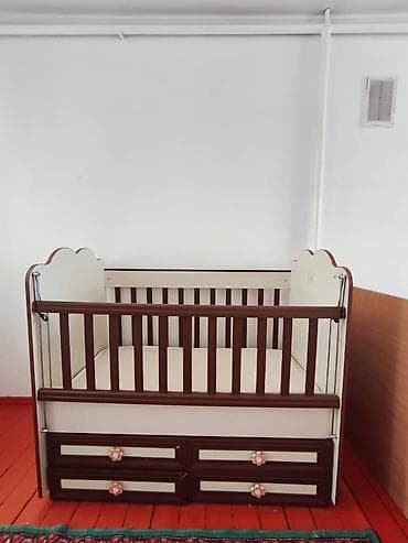 пос: Манеж-кровать, Б/у, С комодом — 2