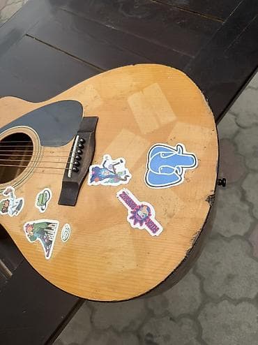 Срочно продается Yamaha FS100 Состояние гитары среднее но звук мощный — 7