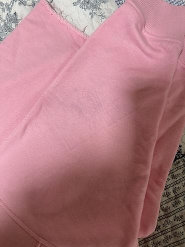 шапка zara: Набор одежды и аксессуаров: 1) Вязаная шапка-бини, молочного цвета. - — 2