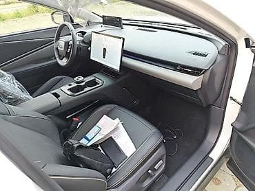 corolla spacio: Toyota bZ5: 2025 г., Электромобиль, Лифтбек — 4