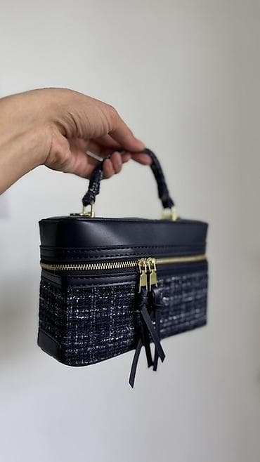 hoco y1: Маленькие сумочки на выход 
1000с каждая. Абсолютно новые — 1