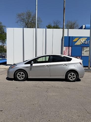 prius: Toyota Prius: 2013 г., 1.8 л, Автомат, Гибрид, Хэтчбэк — 6