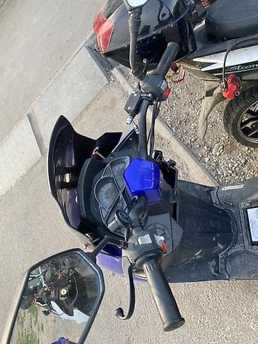 gilera runner: Скутер 50–125 см³ (вариатор), синий - Кузов: спортивный дизайн — 2