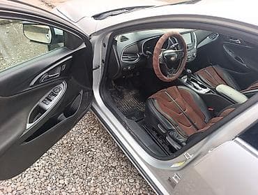 sprinter 4 4: Chevrolet Malibu: 2018 г., Бензин, Седан — 10