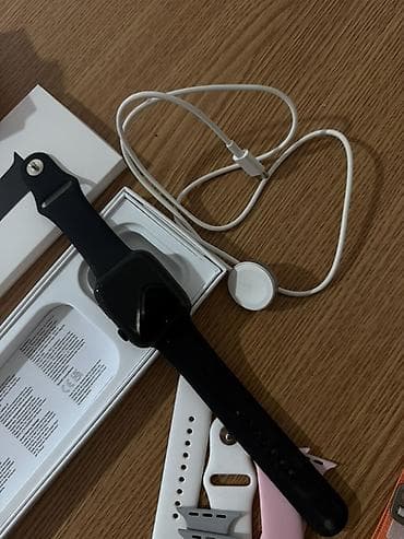 Apple Watch c комплектом ремешков и зарядкой - Смарт‑часы Apple Watch at lalafo.kg Apple Watch c комплектом ремешков и зарядкой - Смарт‑часы Apple Watch