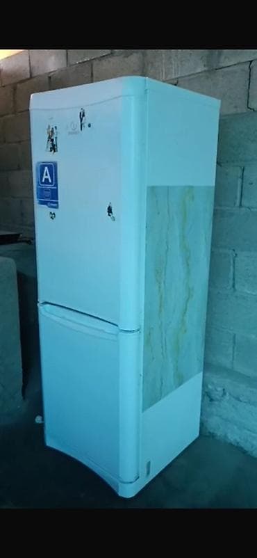 Холодильник Indesit, двухкамерный, белый. Основные особенности: -