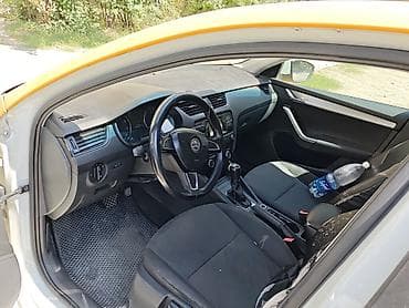 багаж адиссей: Skoda Octavia: 2016 г., 1.6 л, Автомат, Бензин, Седан — 2
