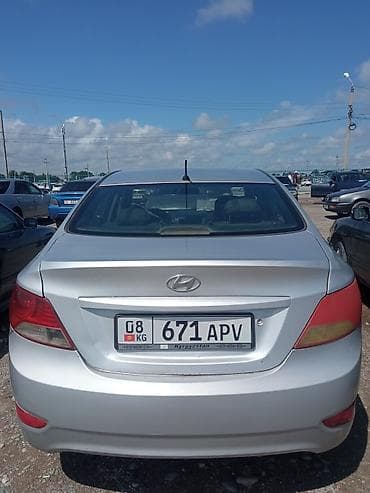 kia quoris: Hyundai Solaris: 2013 г., 1.6 л, Механика, Бензин, Седан — 3