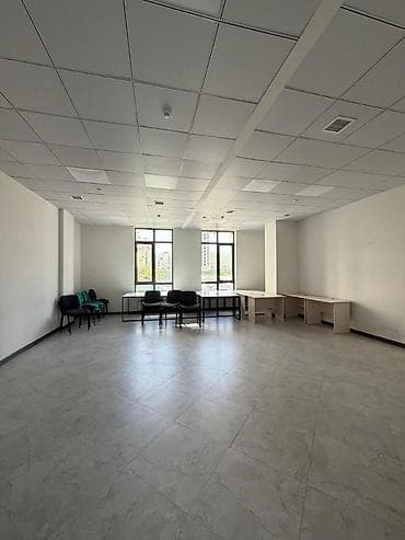 180: Аренда офисов, 180 м², В жилом комплексе, 1 линия — 6