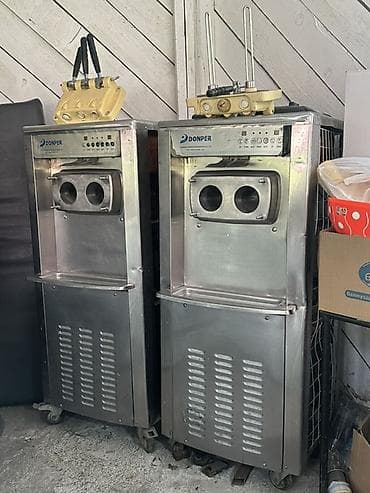 Оборудование для производства: Оба аппарата отдам за 60 тыс Профессиональные фризеры для мягкого — 2