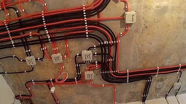 рекламная вывеска с подсветкой: Электромонтажные и сантехнические работы “ELEKTROSANT.KG”. Услуги: - — 3