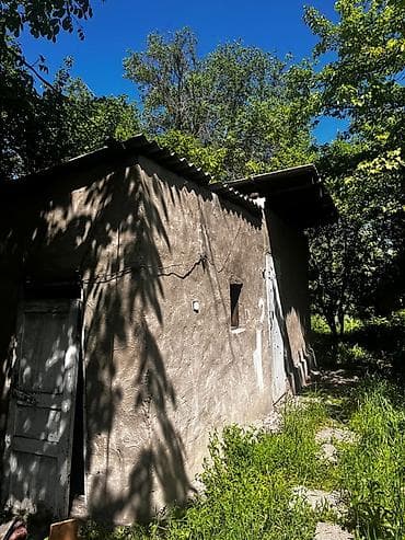 продается сад: Небольшой садовый домик с печным отоплением, сдается в аренду, с — 2