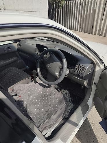 rav4 2010: Toyota Corolla: 2000 г., 1.5 л, Автомат, Бензин, Седан — 1