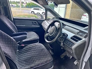 step 2: Honda Stepwgn: 2006 г., 2 л, Автомат, Газ — 5