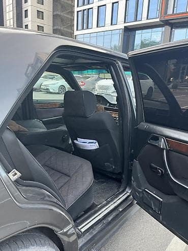 honda e: Mercedes-Benz E-Class: 1993 г., 3.2 л, Автомат, Бензин, Седан — 9