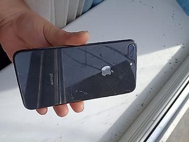 beats studio buds: IPhone 8 Plus — 1